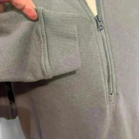 Women’s 3/4 zip sweatshirt it’s a blue/gray color. Women’s size medium. - Picture 5 of 7